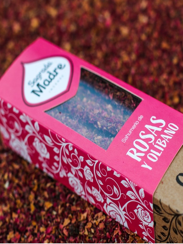 CONTRAPORTADA-INCIENSO-SAGRADA-MADRE-ROSAS-Y-OLIBANO-LINEA-HIERBAS-HECHO-A-MANO-CON-AMOR-EN-ARGENTINA-Contenido-ofrecio-con-INCIENSOSHOP