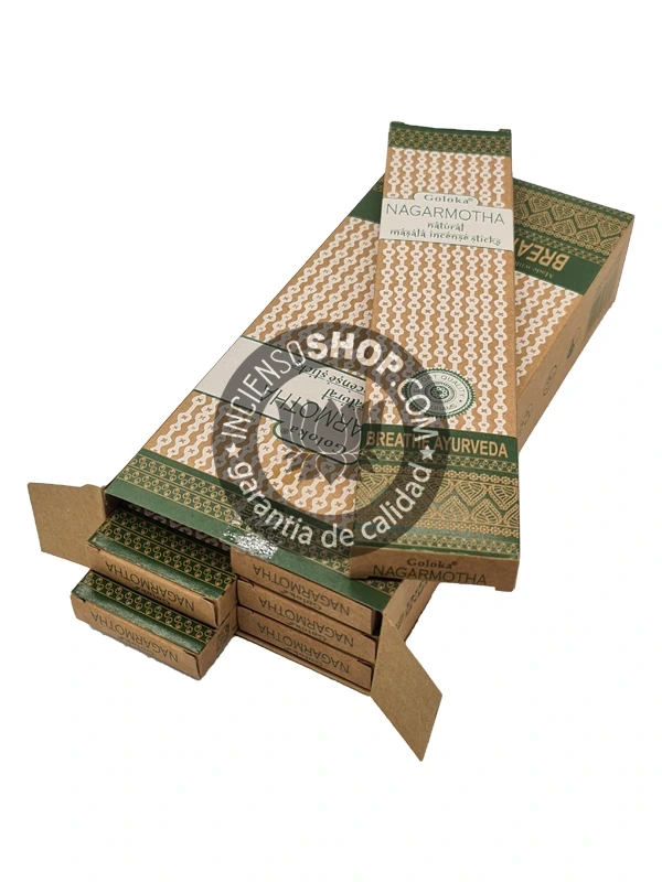 Caja Incienso Goloka Ayurvédico Nagarmota caja completa incienso natural ayurvédico con aroma especiado amaderado y ligeramente alcanforado utilizado para la relajación profunda el equilibrio de los doshas y la desinfección energética del ambiente