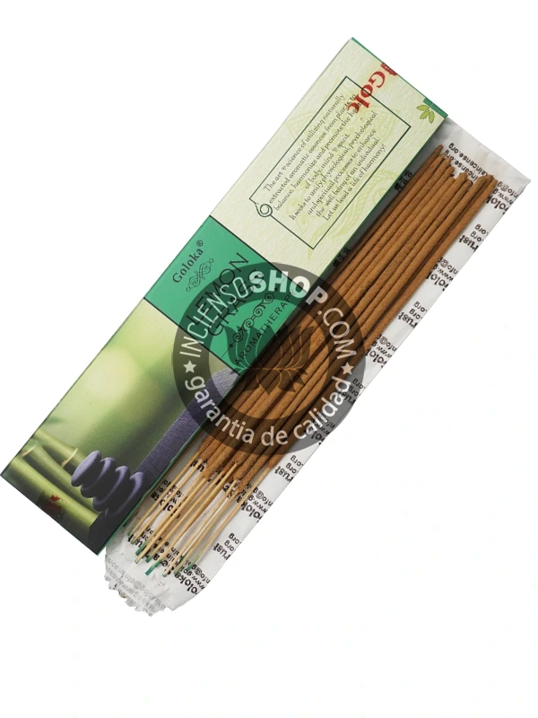 Incienso Aromaterapia Yerba de Limón (Lemongrass) paquete individual y varillas de incienso fuera del empaque vistos desde arriba aroma cítrico fresco y revitalizante ideal para limpiar el ambiente levantar el ánimo reducir la fatiga mental atraer la prosperidad y fomentar la concentración.