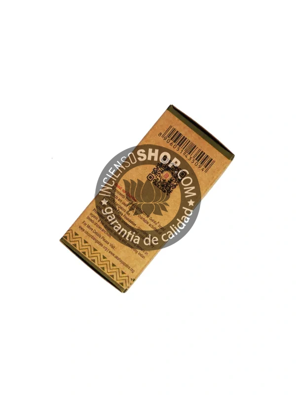 Esencia pura y natural de menta piperita vista trasera aroma fresco mentolado y revitalizante ideal para claridad mental alivio del estrés y purificación energética en prácticas de enfoque y sanación