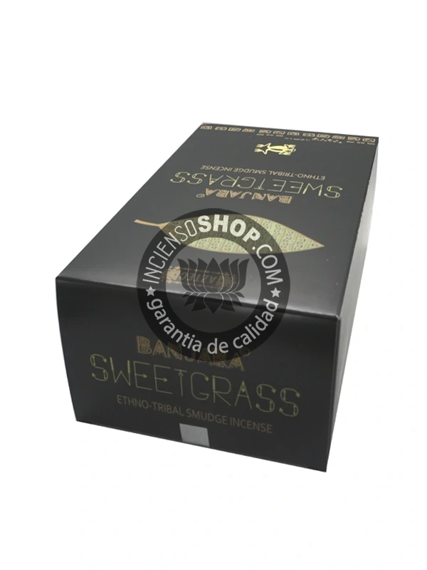 Caja de incienso étnico Banjara con aroma de hierba dulce vista en ángulo fragancia suave herbal y calmante ideal para purificación suave rituales de armonía y bienestar espiritual