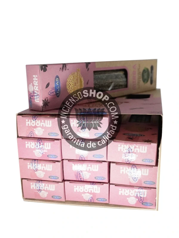 Incienso Orgánico Ullas Mirra caja abierta mostrando el producto aroma resinoso balsámico y sagrado de mirra ideal para la protección espiritual la limpieza de ambientes y fomentar una atmósfera de devoción y paz interior