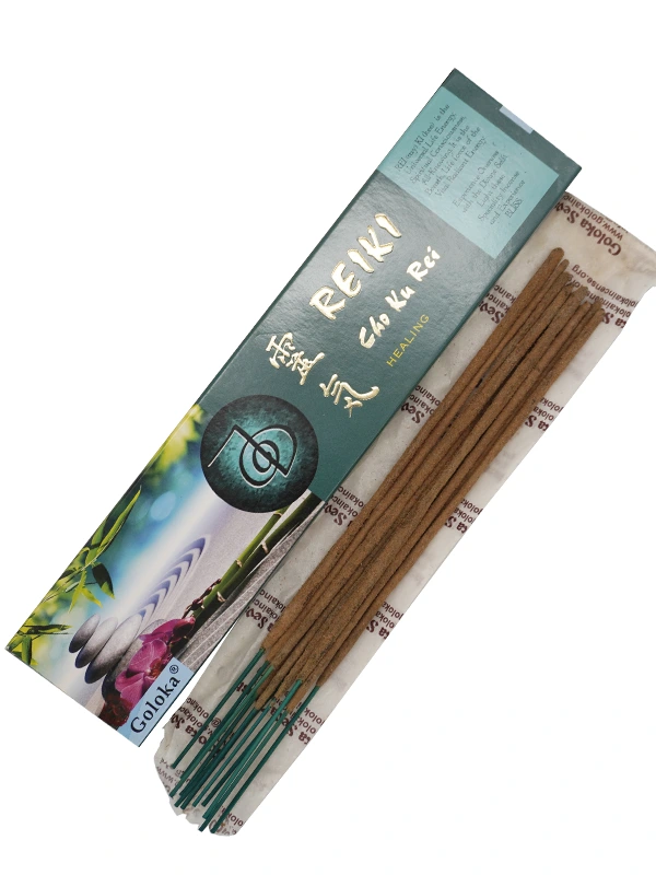 Paquete de incienso Goloka Reiki Cho Ku Rei con los palitos de incienso visibles, visto en una toma cenital (desde arriba). Muestra la caja de color azul y blanco junto a los palitos de incienso aromático, con el símbolo Cho Ku Rei visible. Este incienso es ideal para la purificación, la energía, la protección y la sanación.