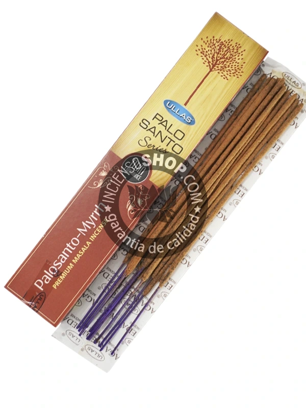 Incienso Ullas Palosanto con Mirra paquete individual visto desde arriba con los palitos de incienso visibles aroma ahumado resinoso y amaderado ideal para la limpieza energética profunda la protección espiritual la sanación y la facilitación de la meditación.