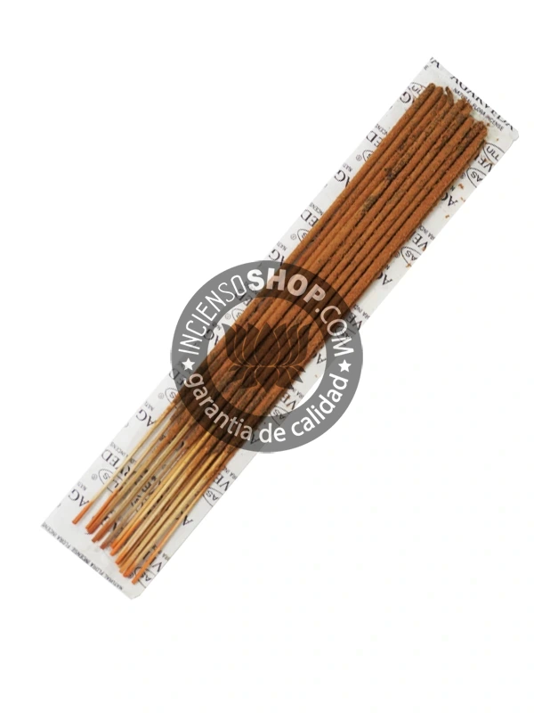 Incienso Ullass Palo Santo con Salvia Blanca unidad varillas, incienso de poderosa limpieza; es la mezcla más fuerte para purificar, proteger y alejar toda negatividad del hogar.