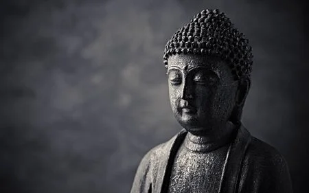 Buda con incienso